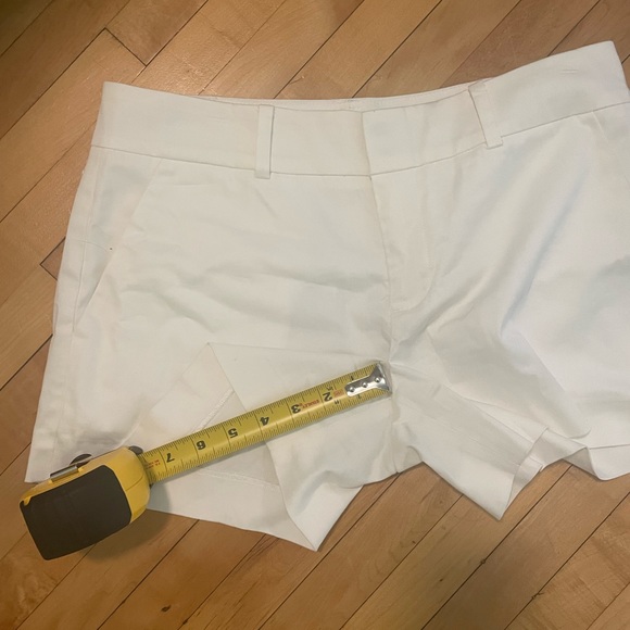BNWOT - Club Monaco White Cotton Shorts - Size 4 - Perfect for Summer! 🍾 ☀️ - Picture 5 of 6